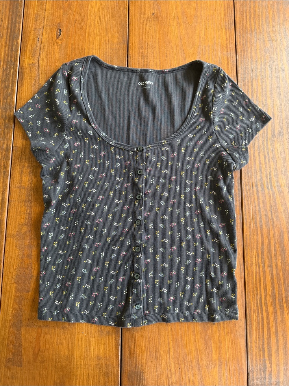 Old Navy Black Floral Button-Front Scoop Crop Top